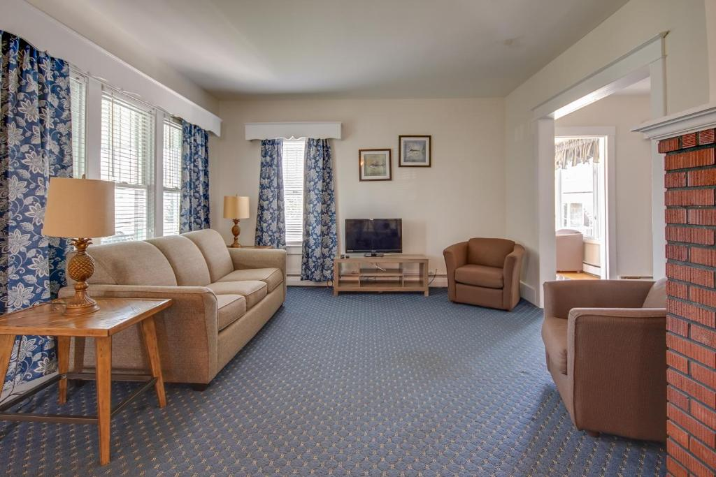 Wingate by Wyndham Lobby